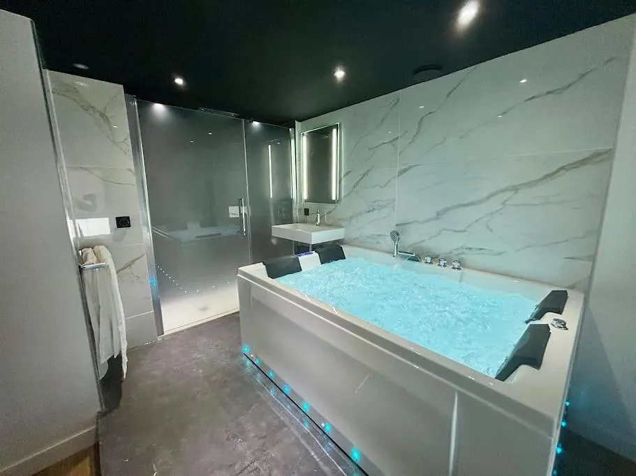 Penthouse Manhattan Jacuzzi Balneo Suite Luxe تولوز 0*,  فرنسا