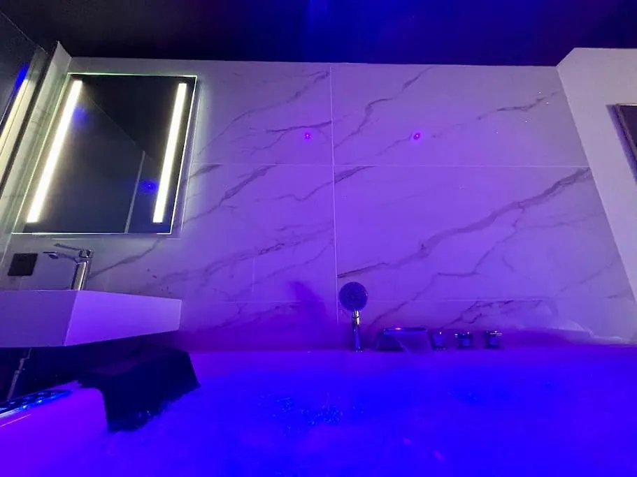 Penthouse Manhattan Jacuzzi Balneo Suite Luxe تولوز 0*,  فرنسا